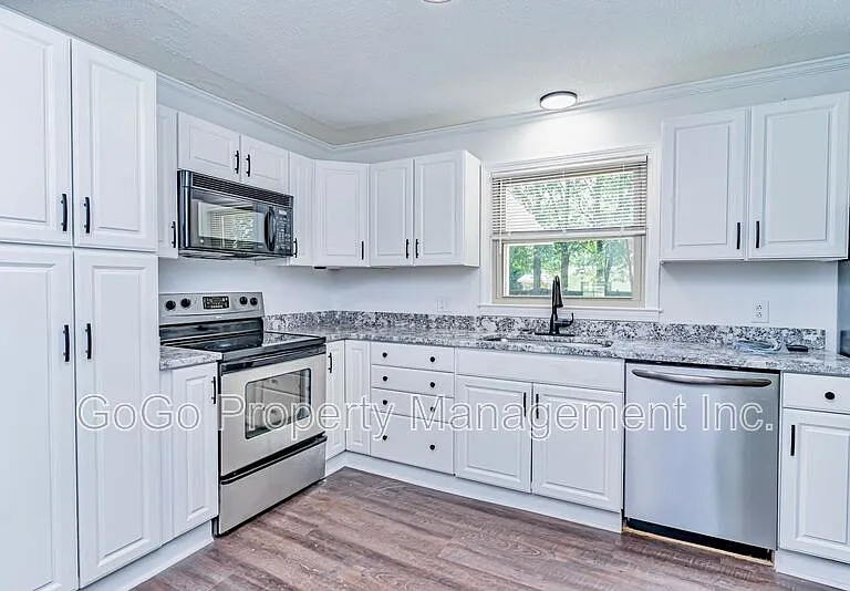 200 Lanewood Dr — Photo 5