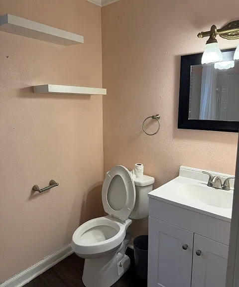 327 E Romana St #B — Photo 3