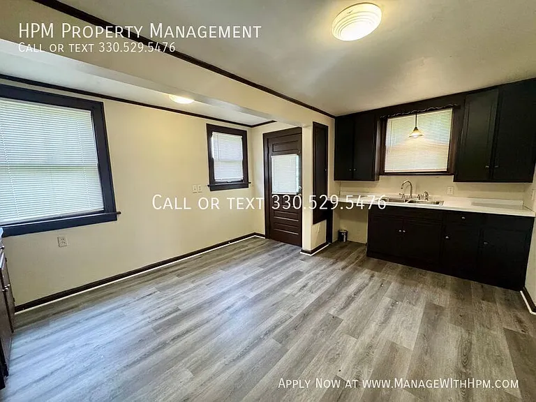 1301 Woodward Pl NW #EAST SIDE — Photo 8