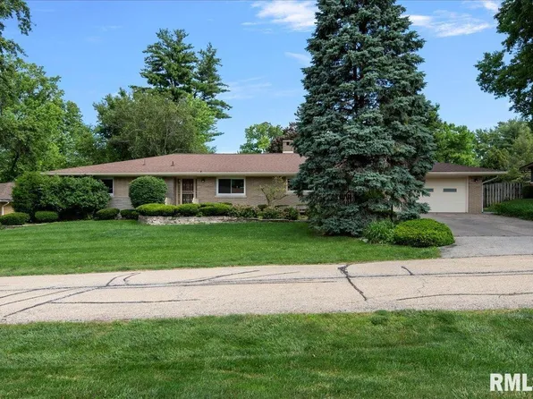31 Top Hill Ln, Leland Grove, IL 62704