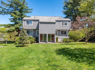 13 Autumn Ln UNIT 13, Amherst, MA 01002