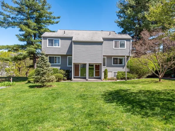 13 Autumn Ln Unit 13, Amherst, MA 01002
