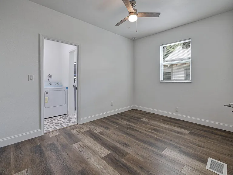 736 Jackson St N #4 — Photo 11