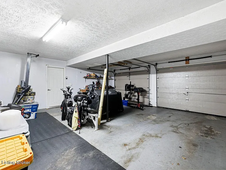 3605 Birnamwood Ct — Photo 34