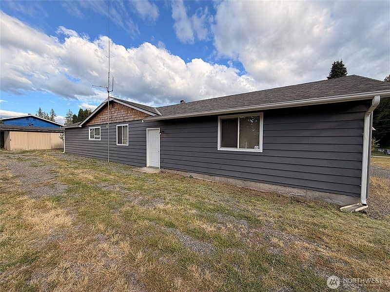 4th image of 8525 234th Avenue E