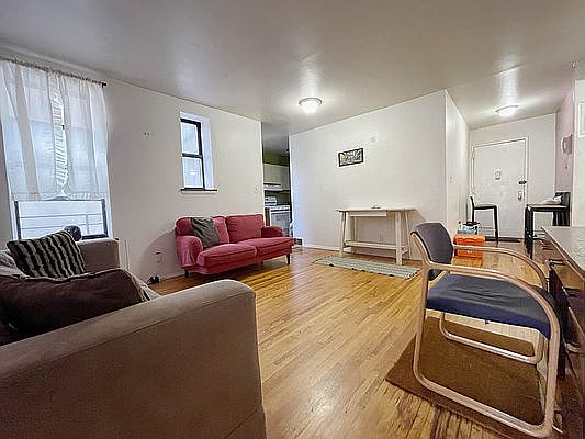 3rd image of 571 Academy St APT 4D