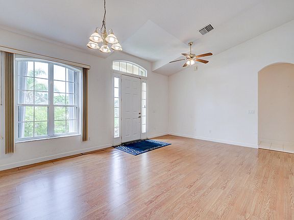 4th image of 5857 NW Dunmore Avenue