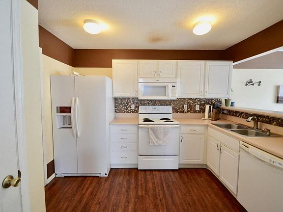 5th image of 252 Oxford Oak Dr