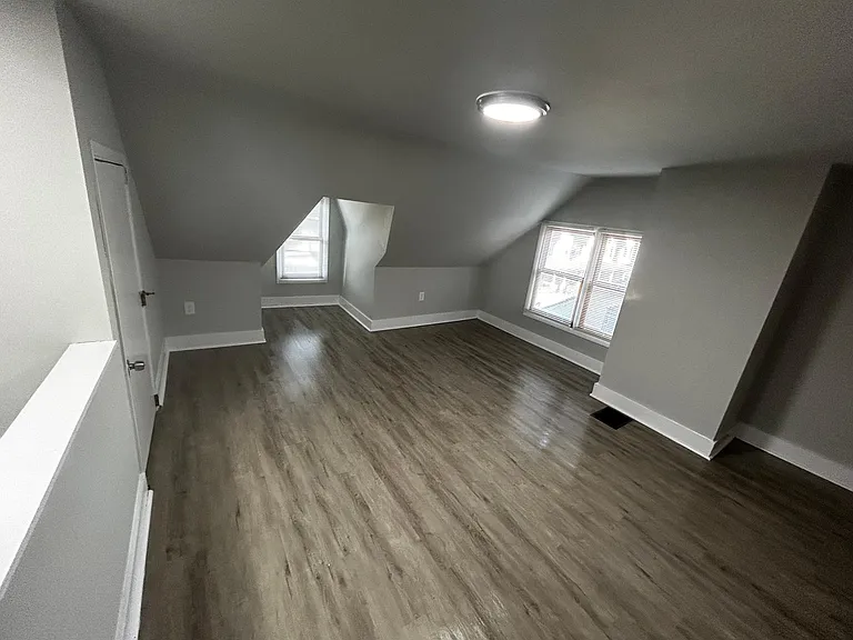 1616 Ferry St #2 — Photo 2