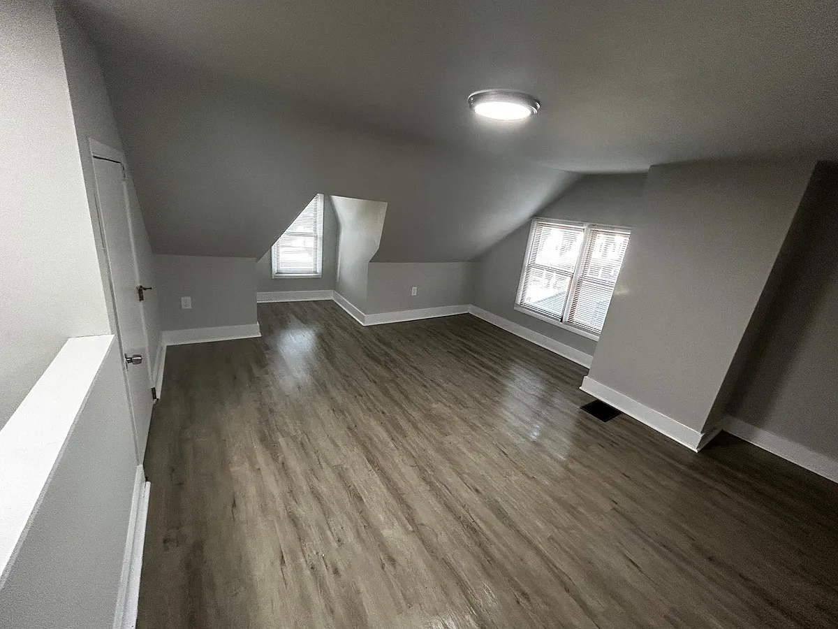 Building Photo - 1616 Ferry St #2