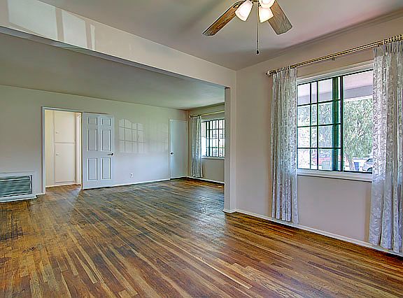 5th image of 3853 Senasac Ave