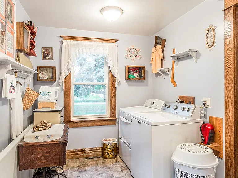 417 Valley Dr — Photo 10