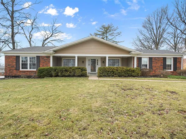 14446 Marmont Dr, Chesterfield, MO 63017