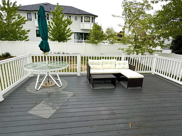 24 Berger Ave — Photo 7