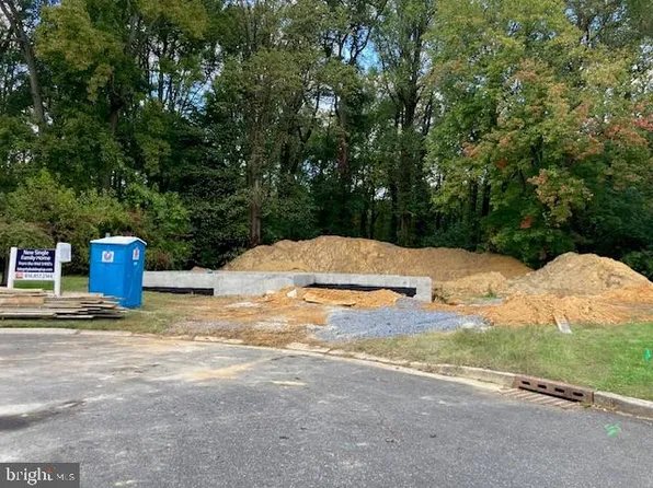 16 Reisling Pl, Logan Township, NJ 08085