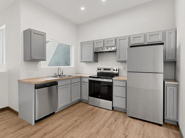 9368 Valley View Dr NW #4