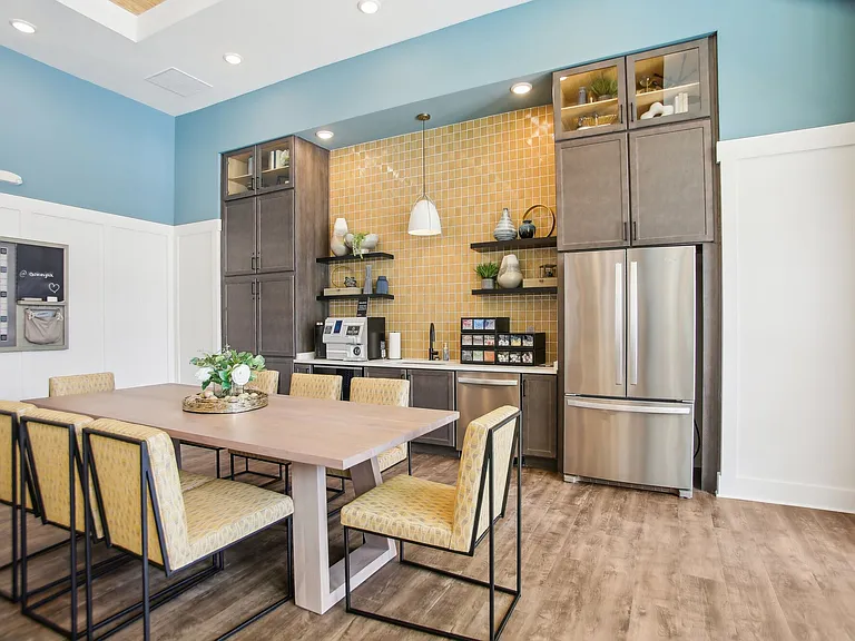 Avion Apartments — Photo 34