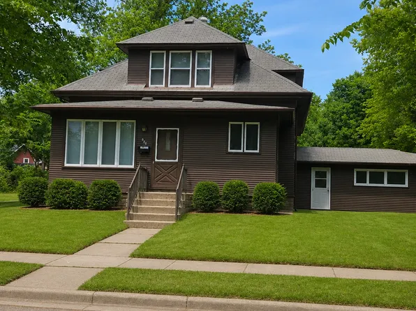 824 4th St SE, Willmar, MN 56201