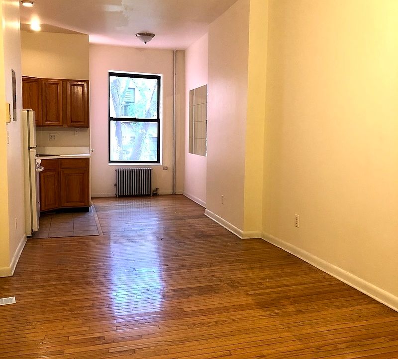 1st image of 422 E 77th St #W3