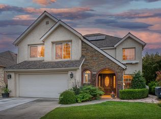 3077 W Pembrook Loop, Fresno, CA