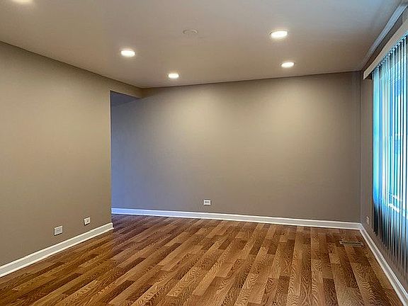 2nd image of 1246 N Boxwood Dr #A