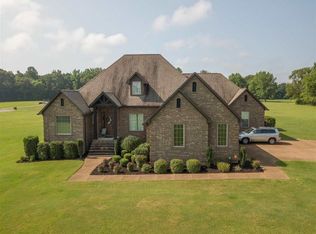 515 Greenbriar Ln, Adamsville, TN 38310