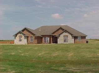 3012 W Lake Rd, Moore, OK 73160