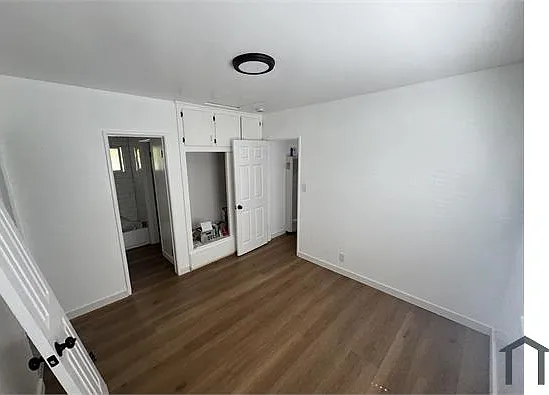 116 W 220th St — Photo 3