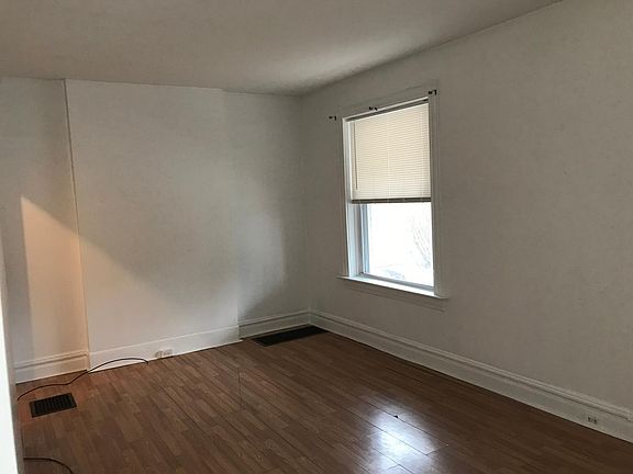 5th image of 7116 Southwest Ave