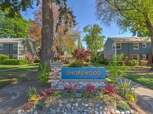 Shorewood, Mercer Island, WA 98040