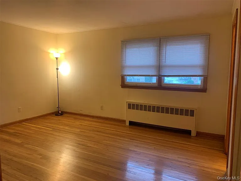 2 Stuart Dr — Photo 11