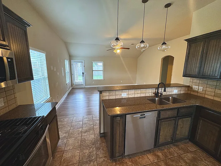 18601 Cola Dr — Photo 5