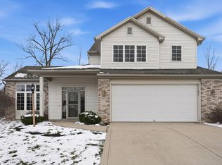 7902 Berryhill Ct, Fort Wayne, IN 46825