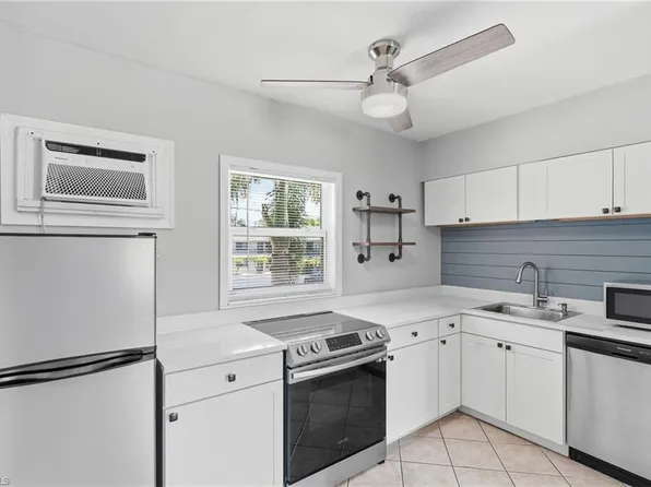 2590 1st ST #202, FORT MYERS, FL 33901