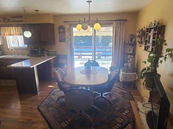 4th image of 303 W 3rd St