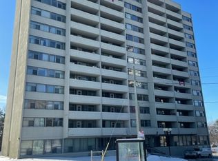 70 McEwen Ave #904, Ottawa, ON K2B5M3