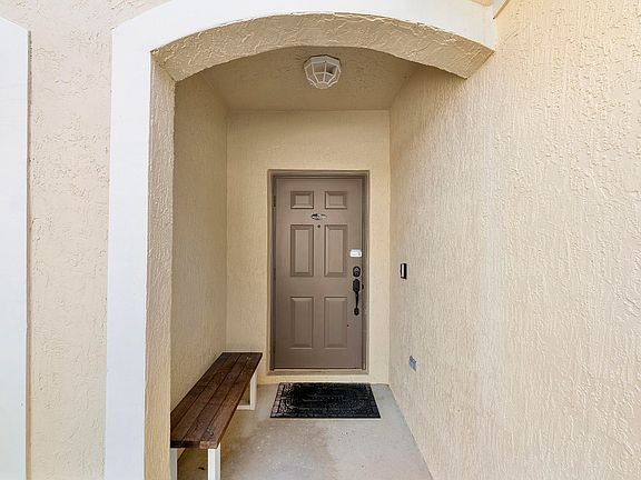 5th image of 1515 Buckingham Avenue #1515