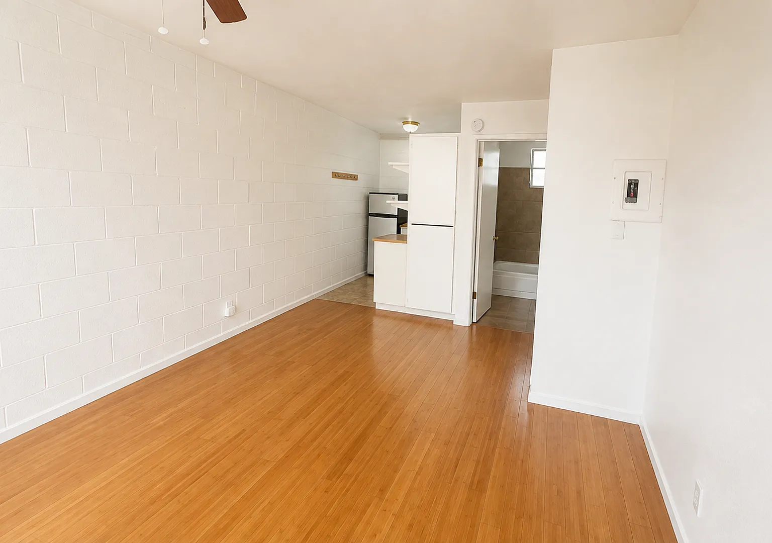 1029 Litch Court — Photo 3