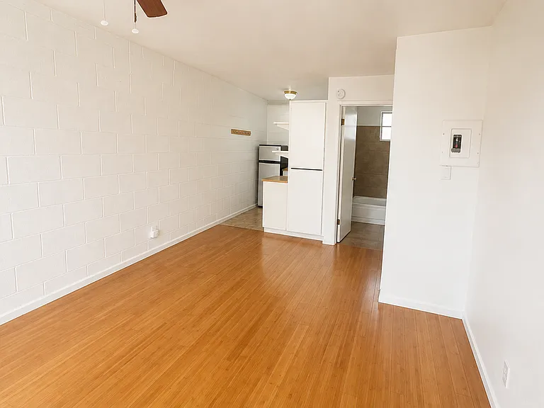 1029 Litch Ct — Photo 3