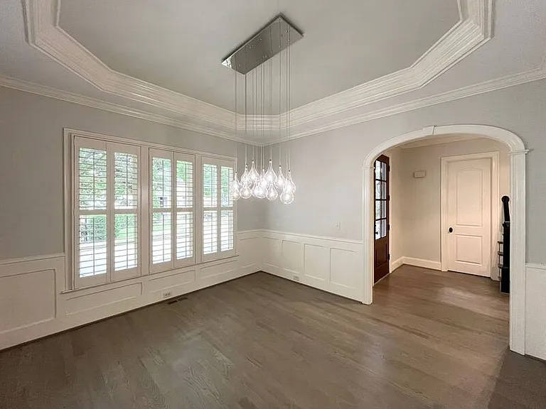 535 Guilford Cir — Photo 8