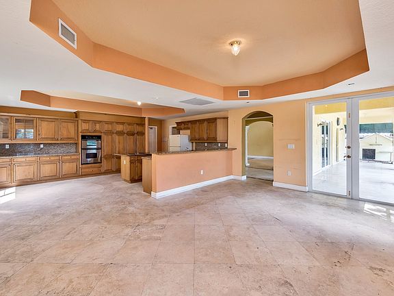 Additional Living Room