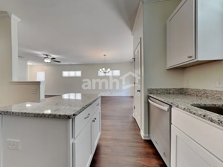 625 Summer Hill Way — Photo 4
