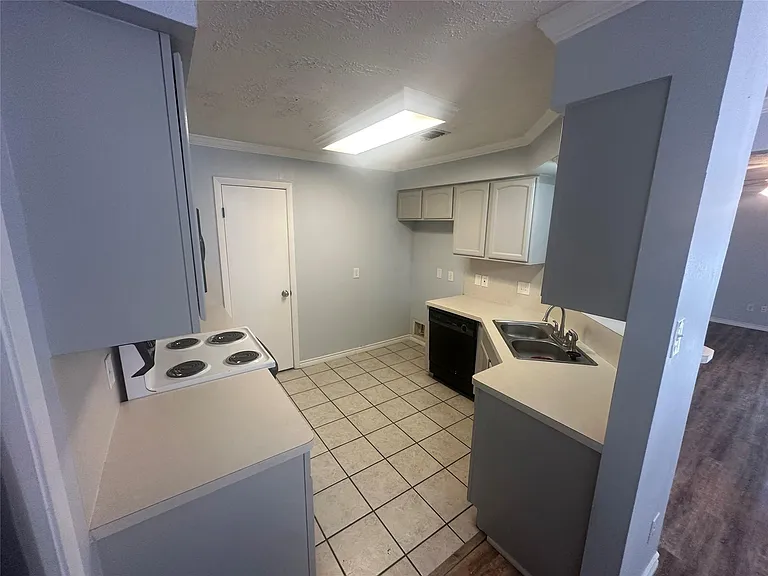 13258 Bluff View Dr — Photo 5