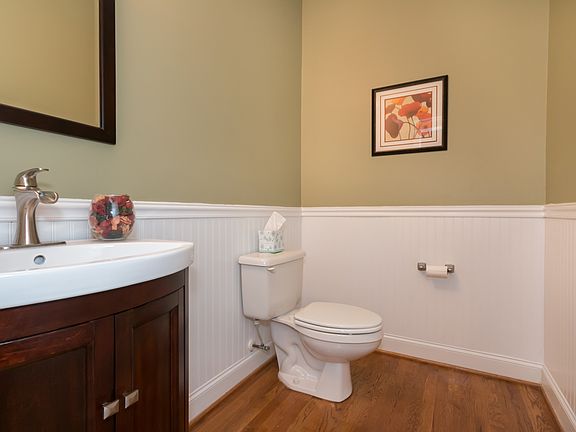 2nd image of 136 Windy Knoll Ln