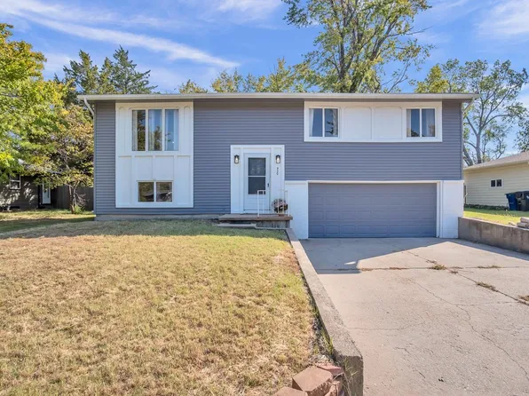 920 S Ash St, Newton, KS 67114