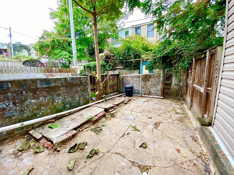 16 N Madeira St — Photo 10