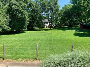 10404 Samaga Dr, Oakton, VA 22124