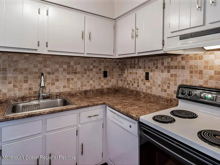 1501 Ocean Ave #1W — Photo 13