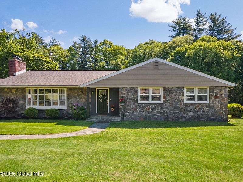 4th image of 1180 Ridge Road