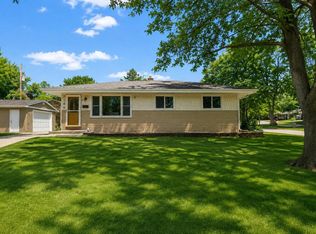 7140 N 48th St, Milwaukee, WI 53223